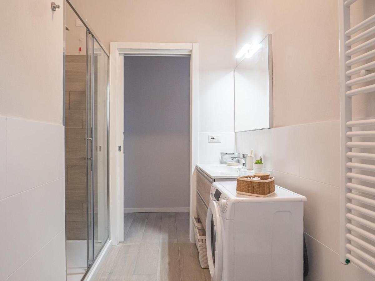 The Rent - With Balcony In Downtown * Mailand